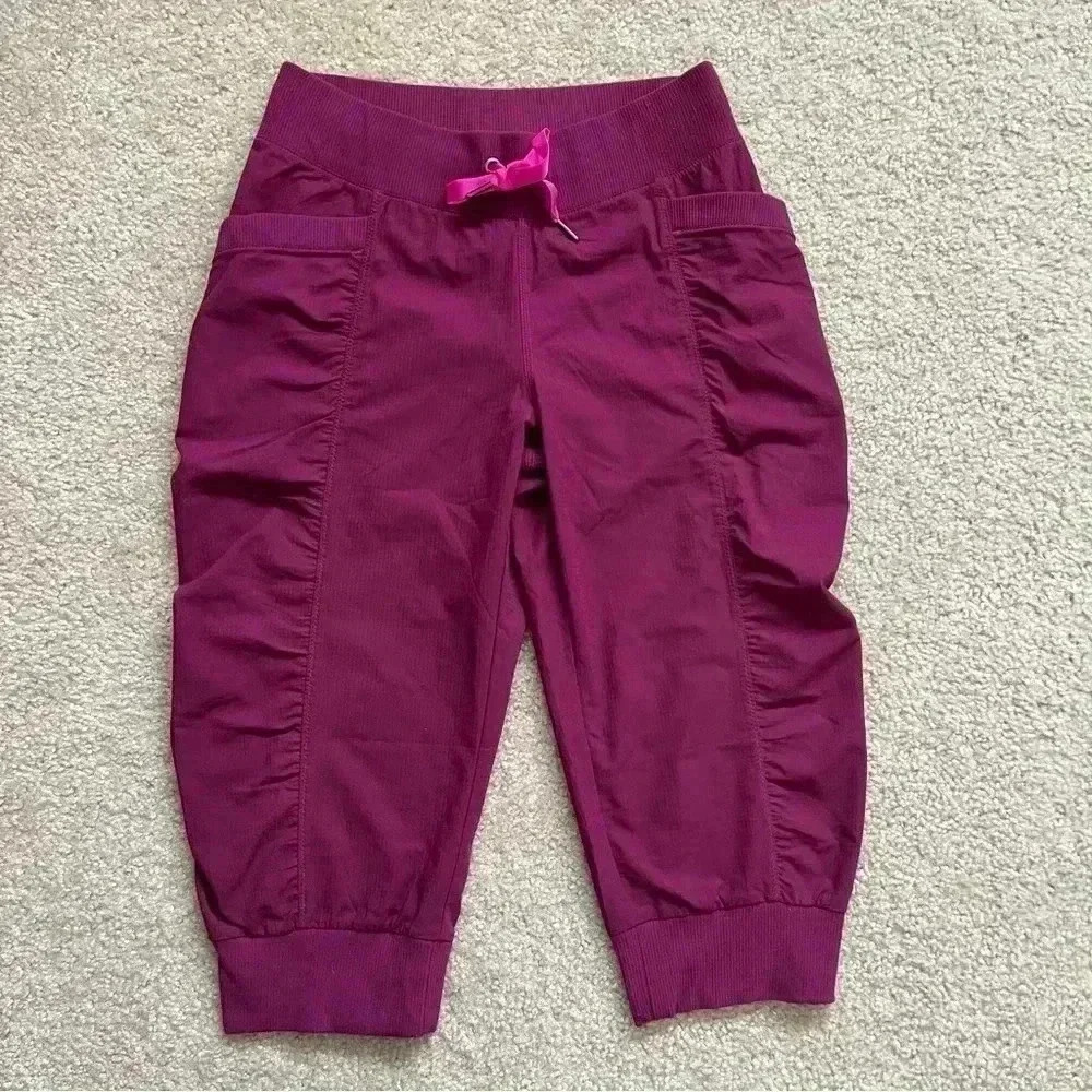 Athleta Women’s Capri Joggers Purple Pants Size 4 Style# 405064 Outdoor Active.